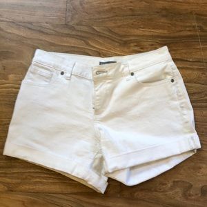 FINAL PRICE - White New York company shorts